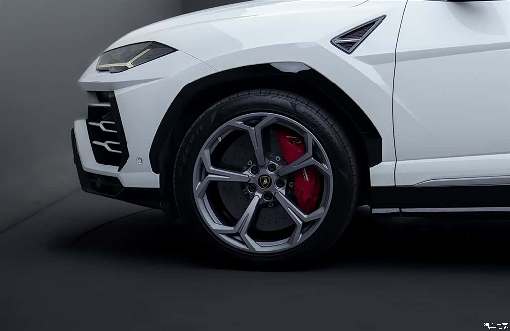 Lamborghini Urus, 2019 все фото