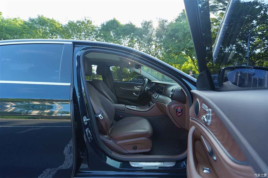 Mercedes-Benz E-Class, 2022 14