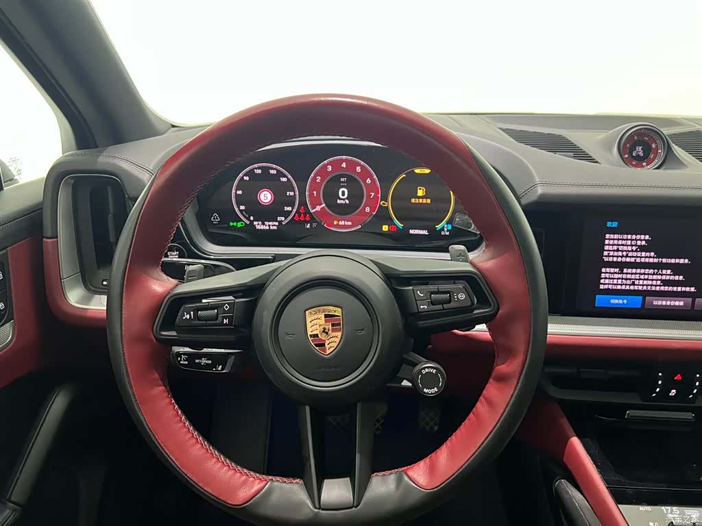 Porsche Cayenne, 2025 9