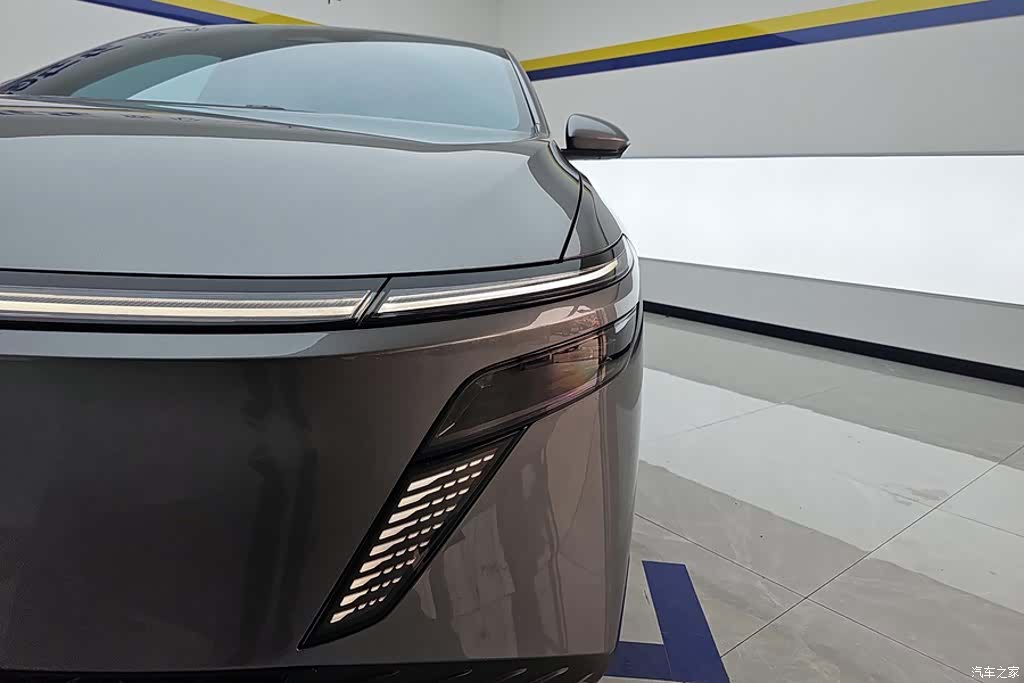 Nissan N6, 2025 все фото