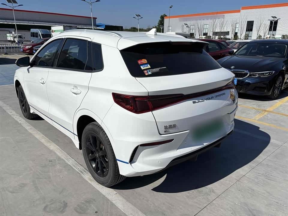 BYD e2
