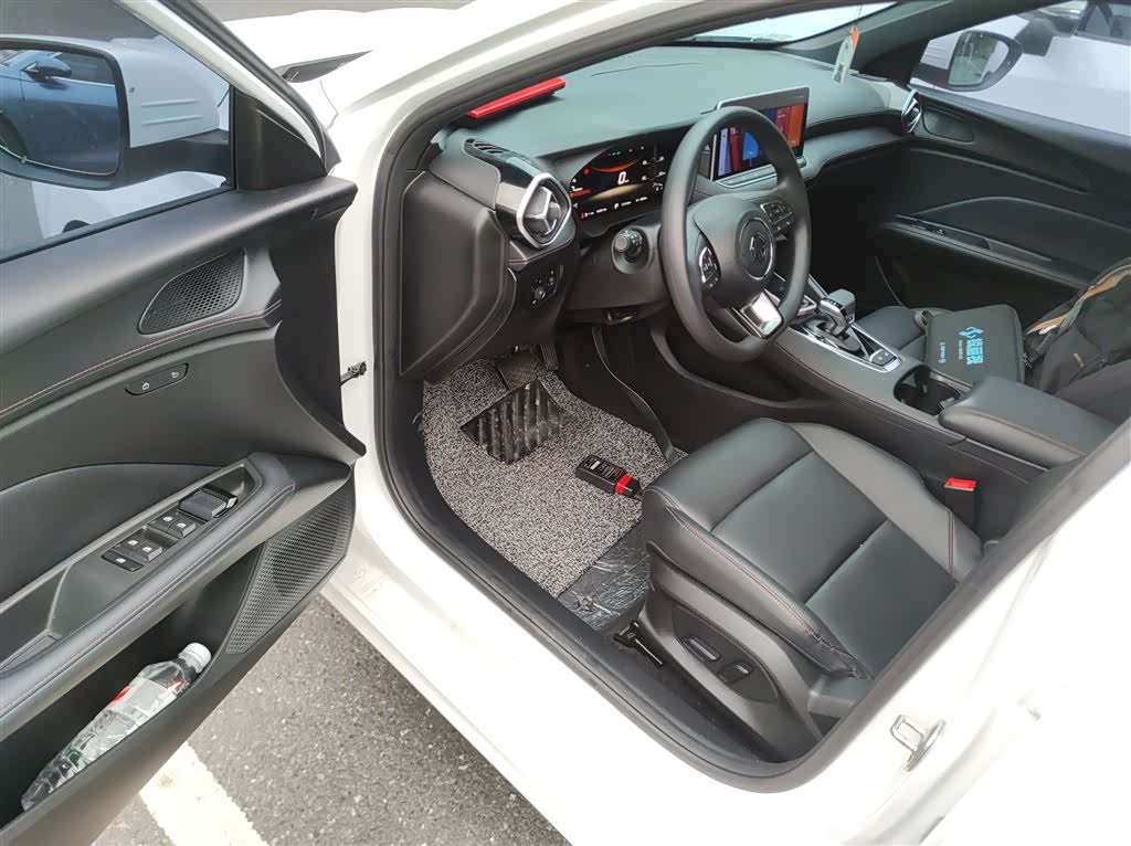 MG MG5, 2025 16