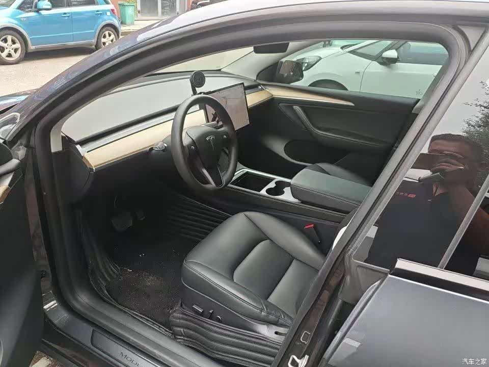 Tesla Model Y, 2021 3