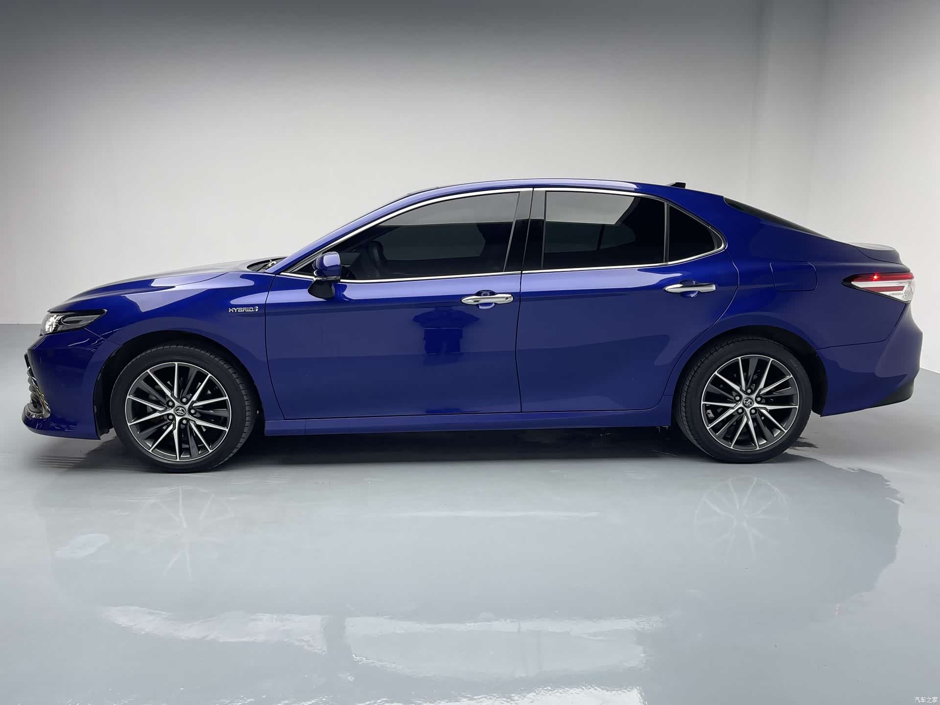 Toyota Camry, 2023 4