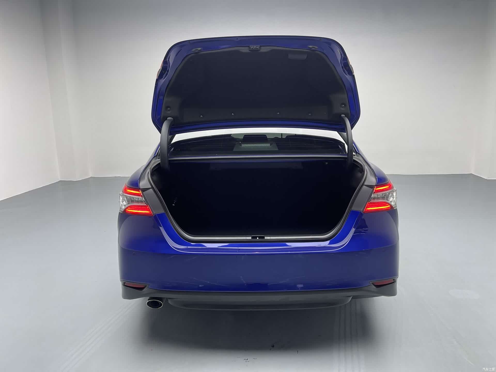 Toyota Camry, 2023 13