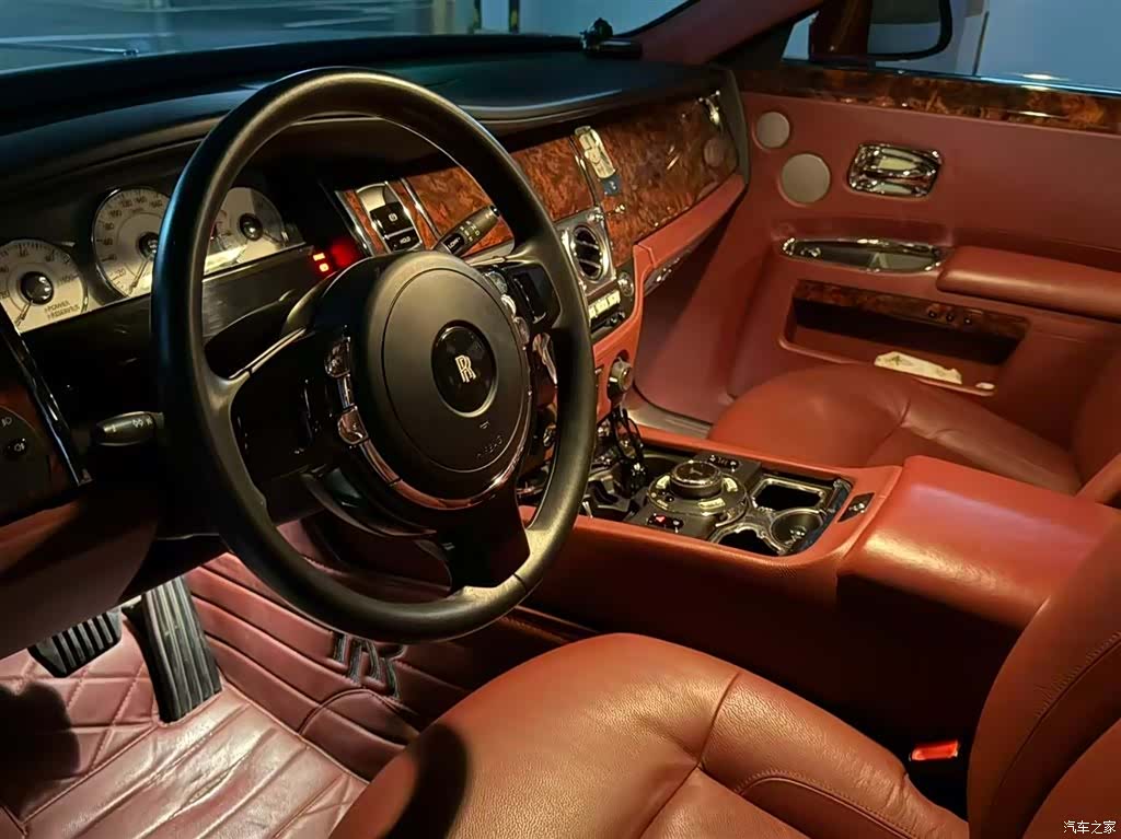 Rolls-Royce Ghost, 2014 все фото