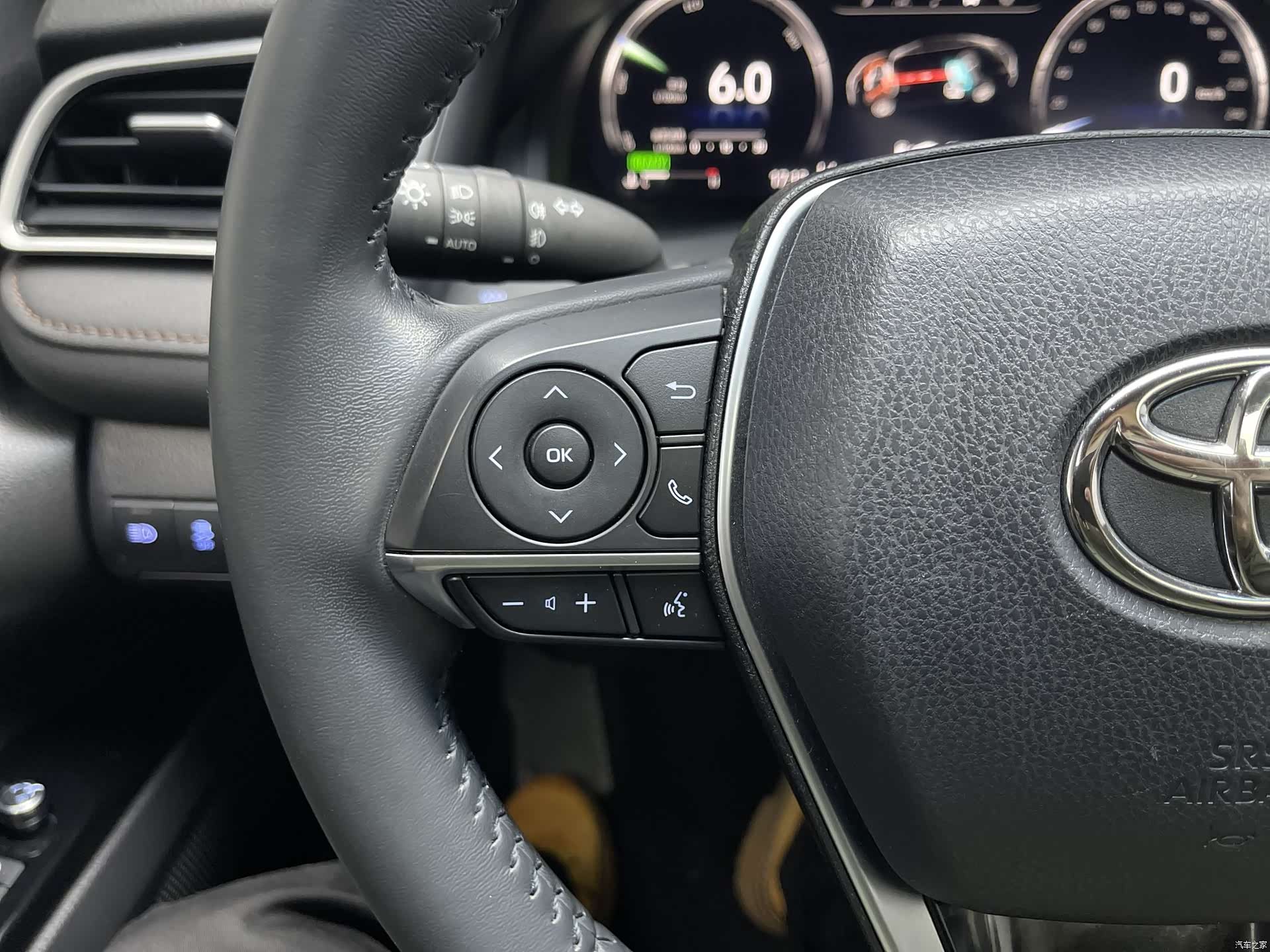 Toyota Camry, 2023 11