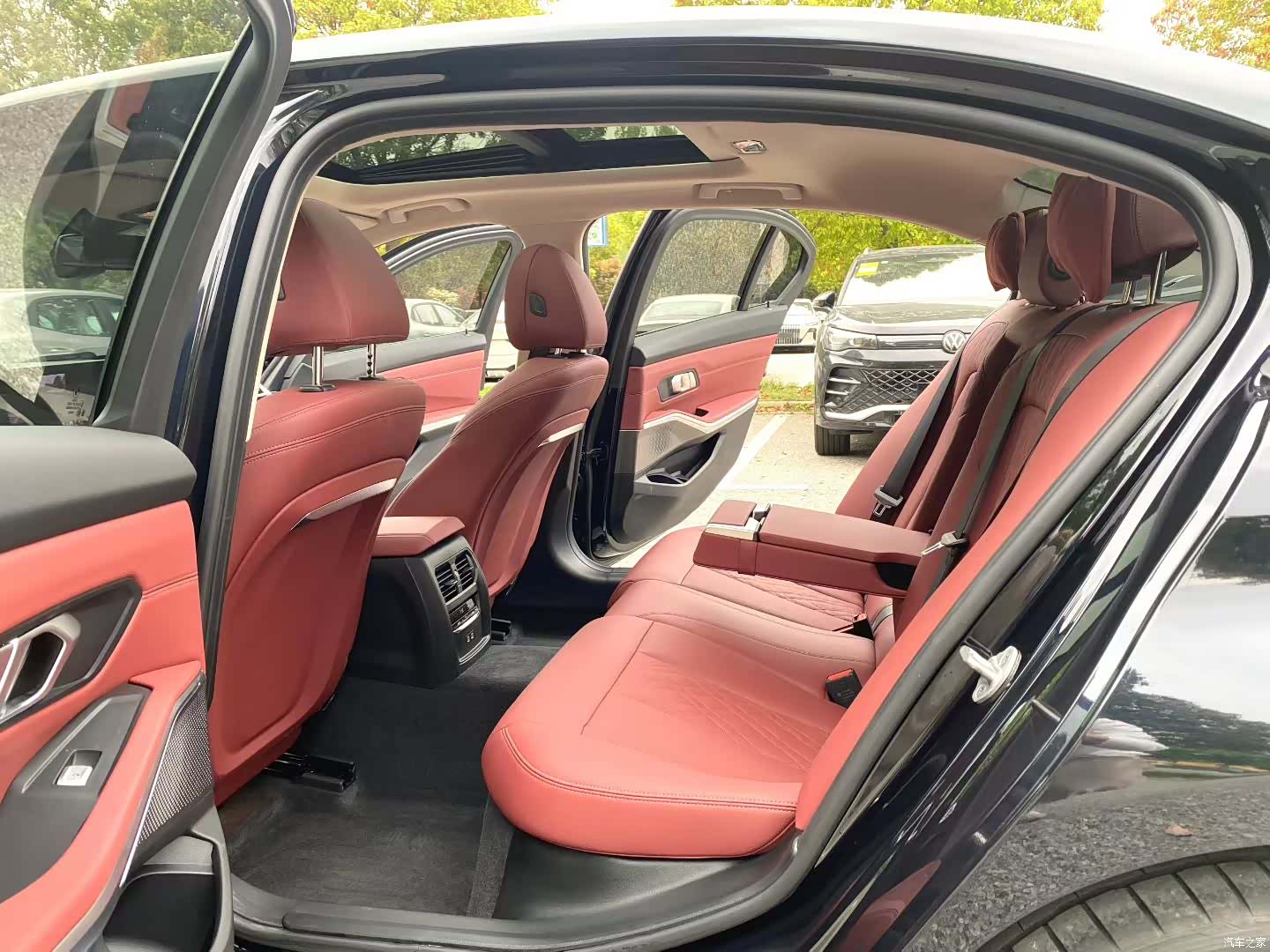 BMW 3 Series, 2025 7