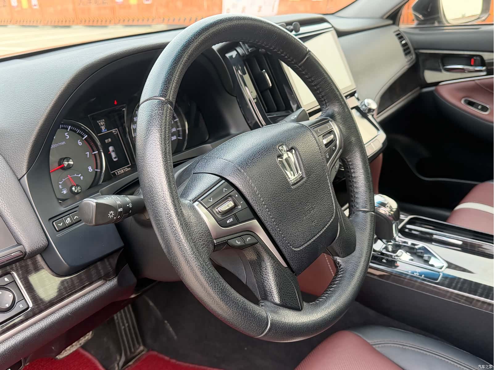Toyota Crown, 2017 13