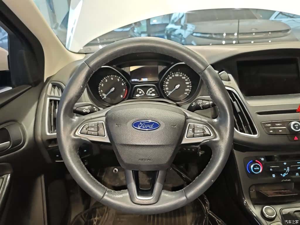 Ford Focus, 2016 11