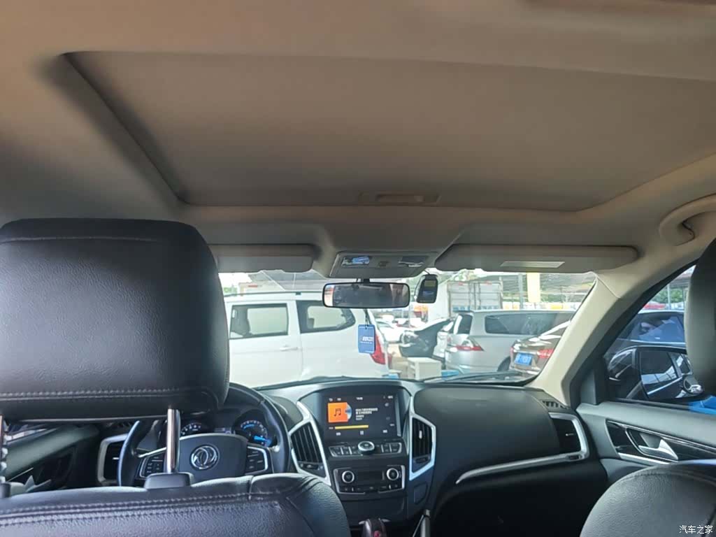 DongFeng AX7, 2015 18