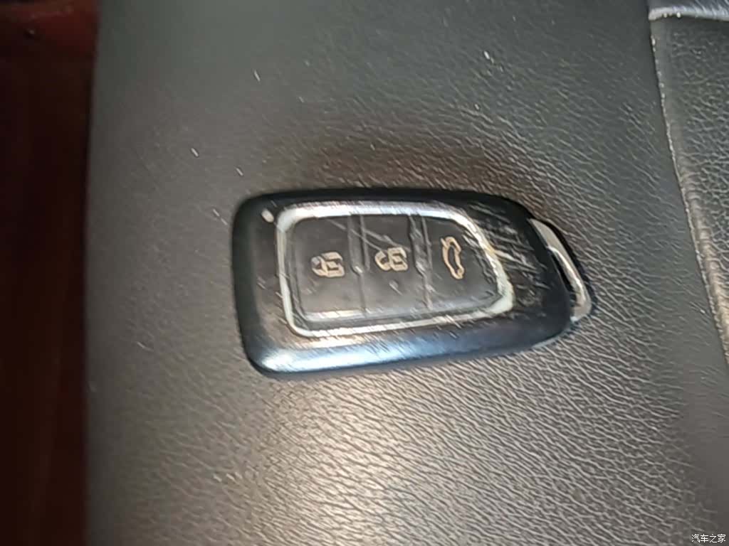 DongFeng AX7, 2015 9