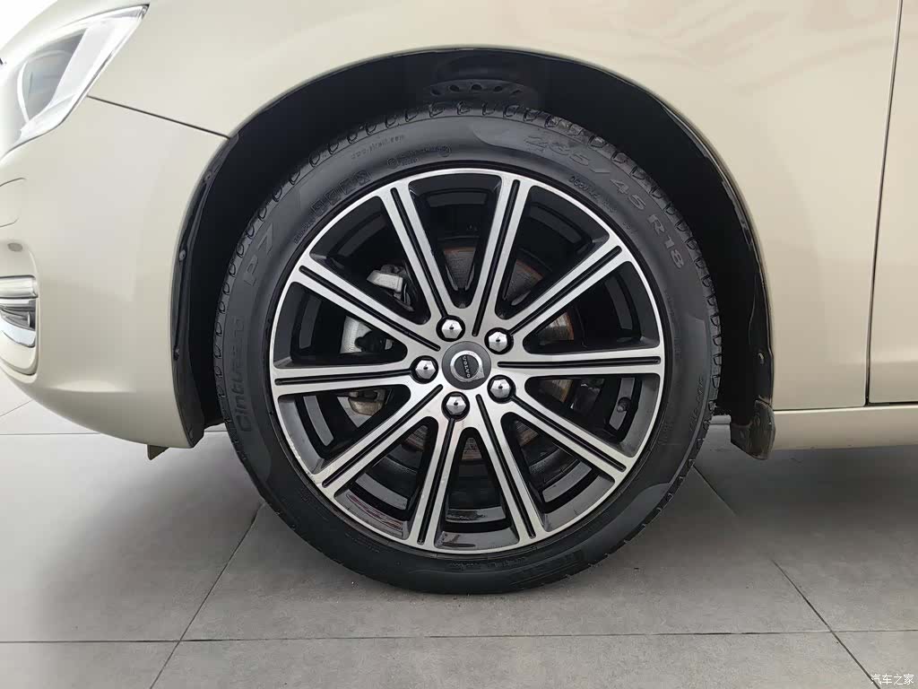 Volvo S60, 2019 17