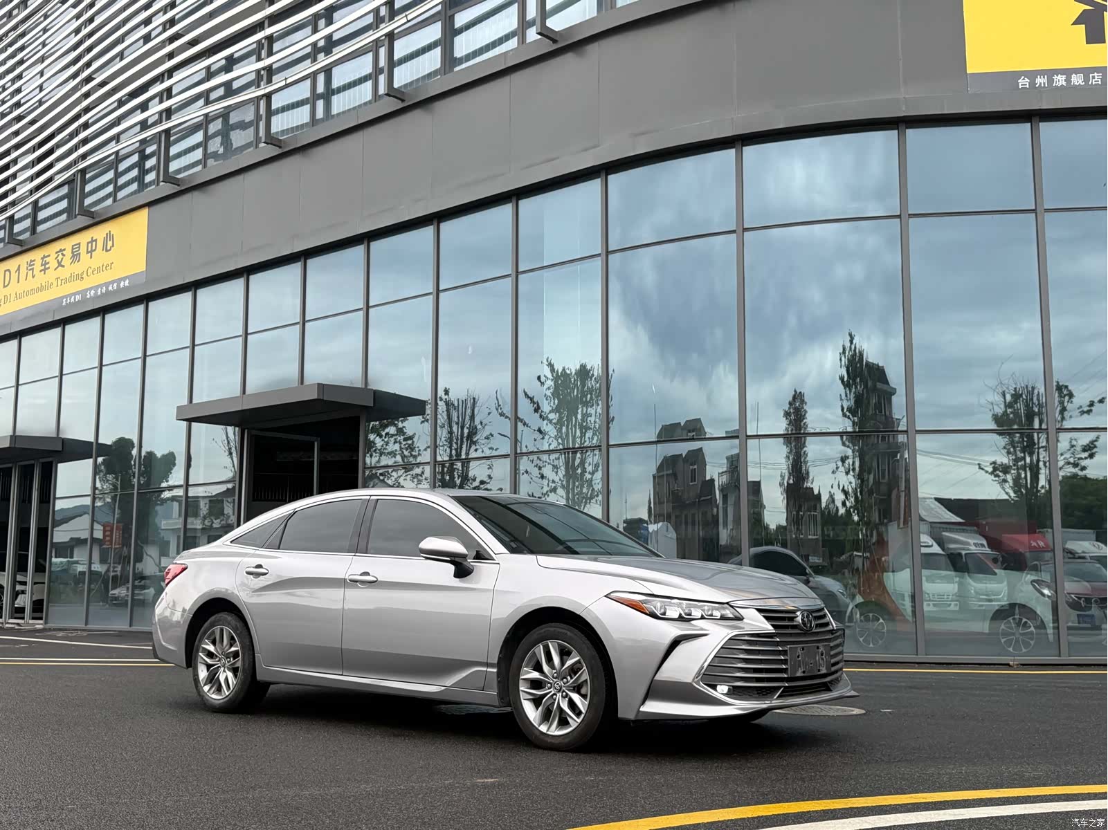 Toyota Avalon, 2022 3