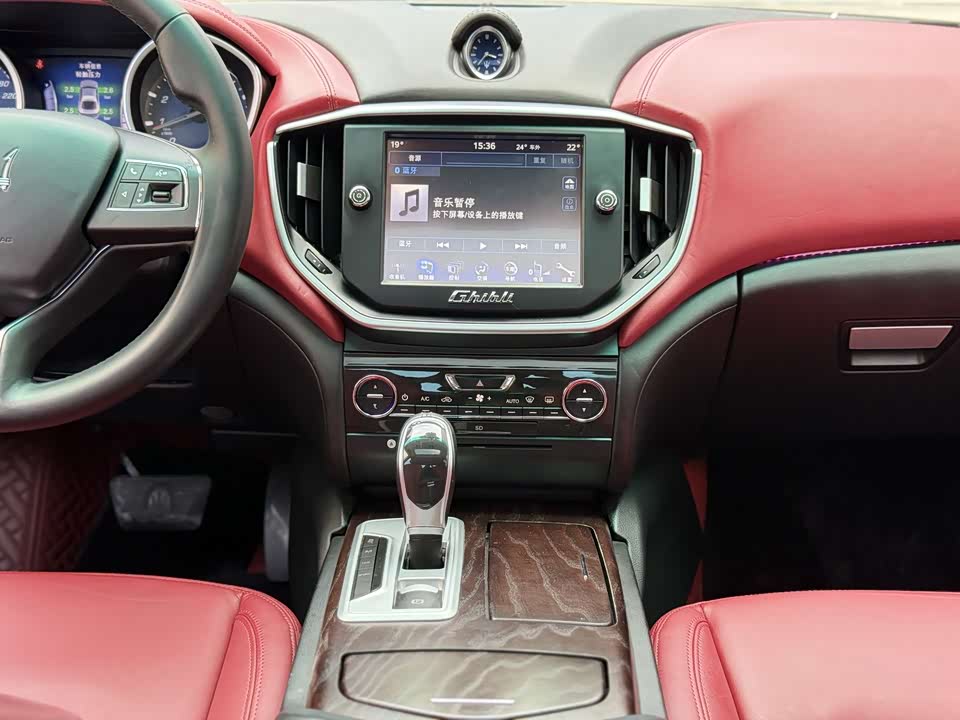 Maserati Ghibli Maserati Ghibli