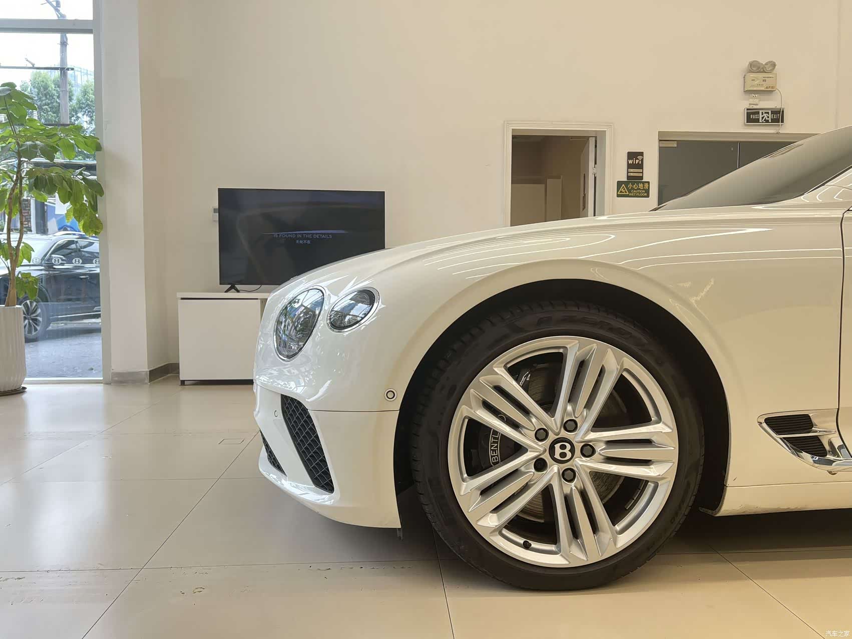 Bentley Continental GT, 2024 9