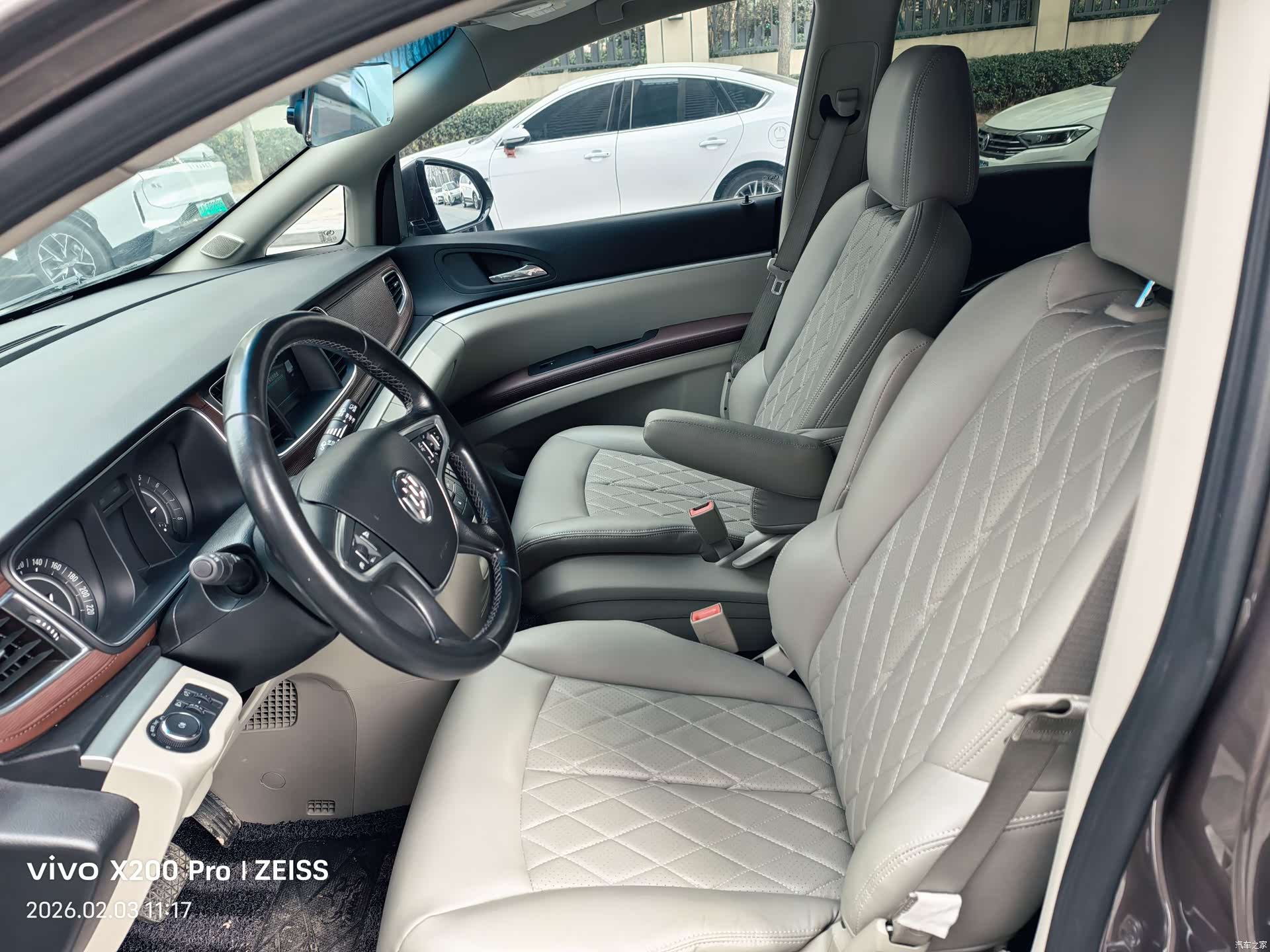 Buick GL8, 2017 10