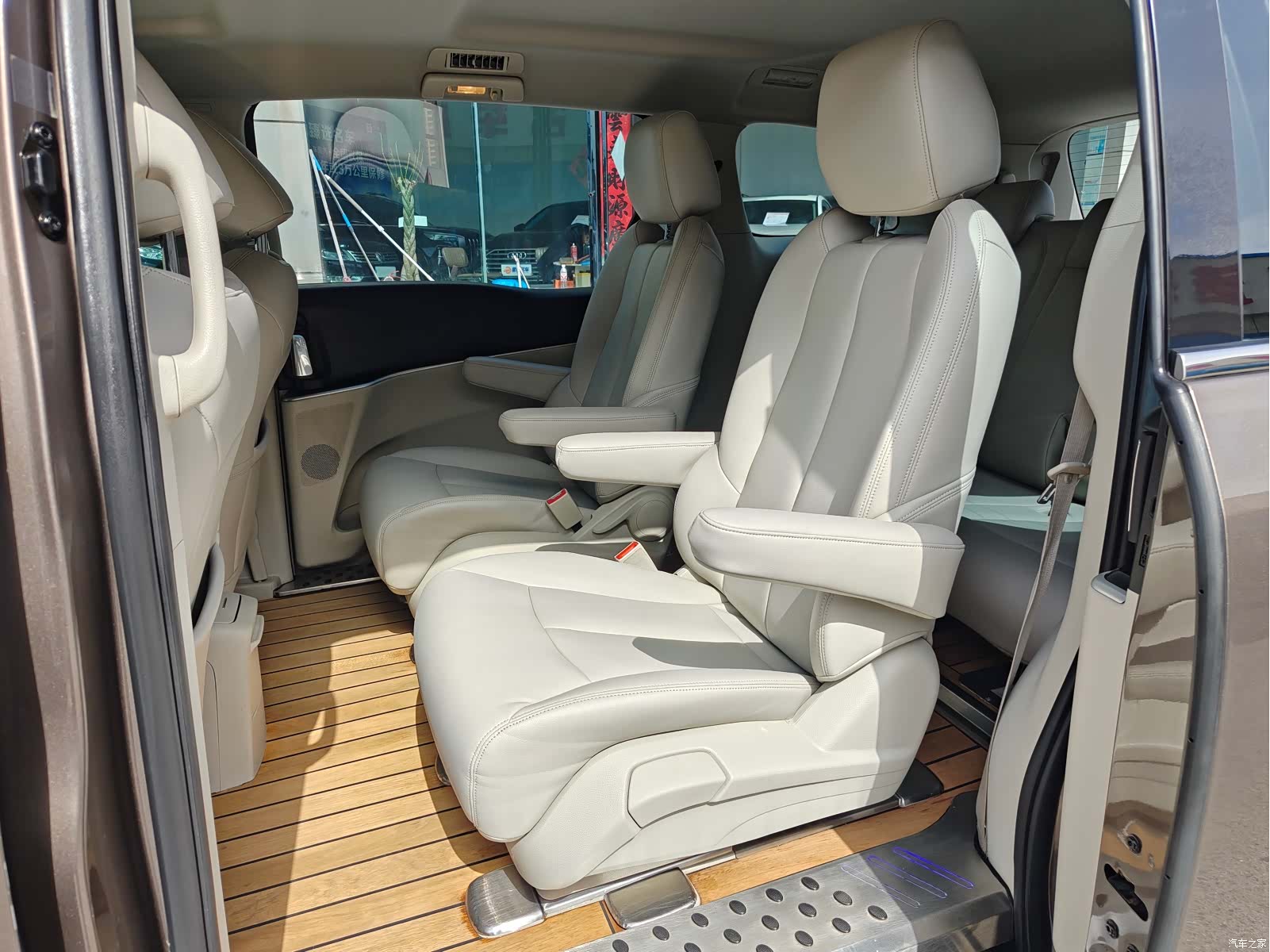 Buick GL8, 2022 8