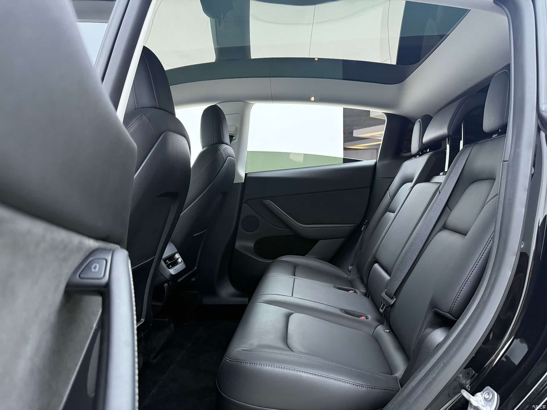 Tesla Model Y, 2021 7