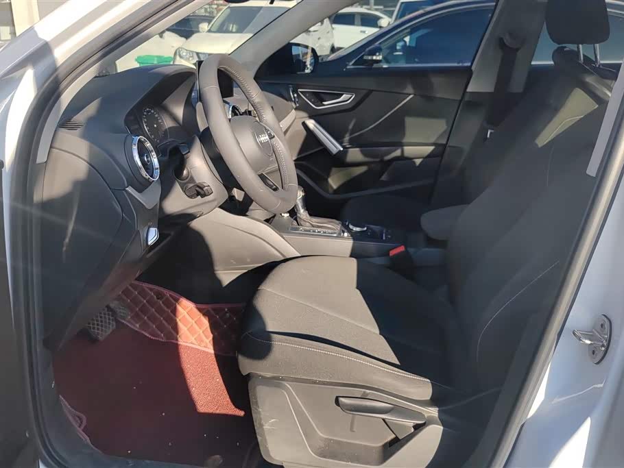 Audi Q2L Audi Q2L