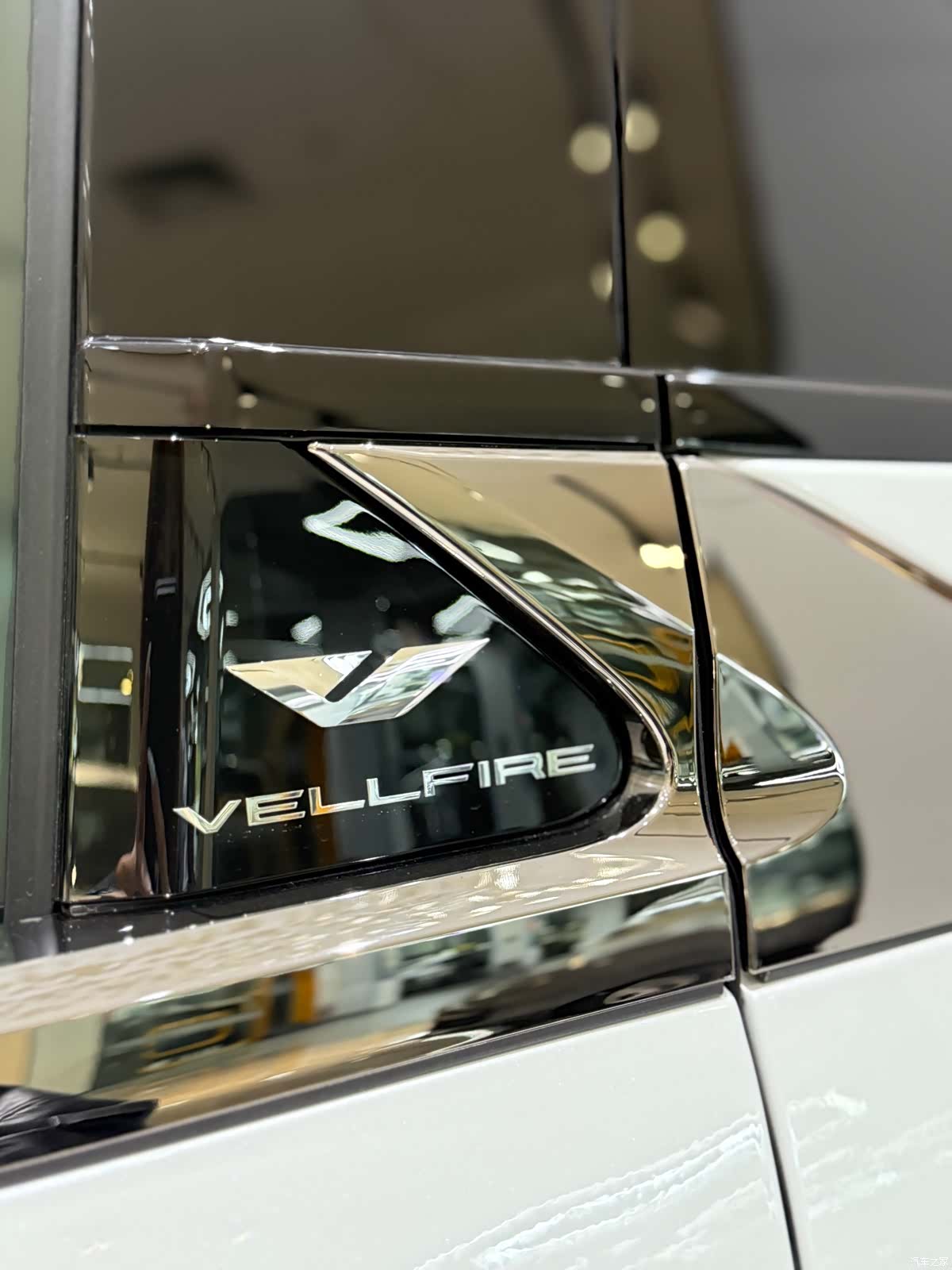 Toyota Vellfire, 2025 15