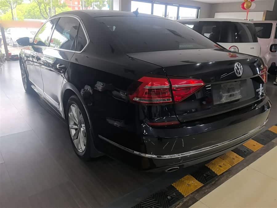 Volkswagen Passat 2018, фото 5