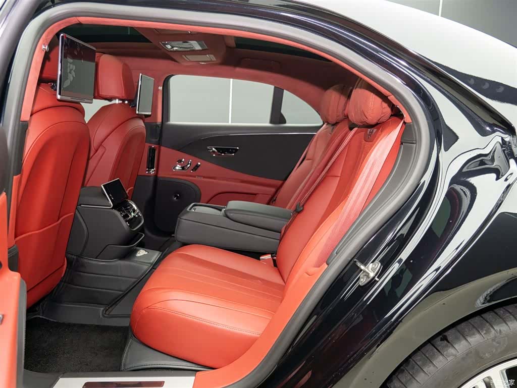 Bentley Flying Spur, 2021 11