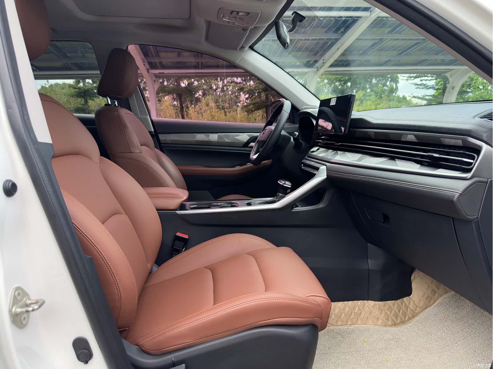 Geely X6, 2022 все фото