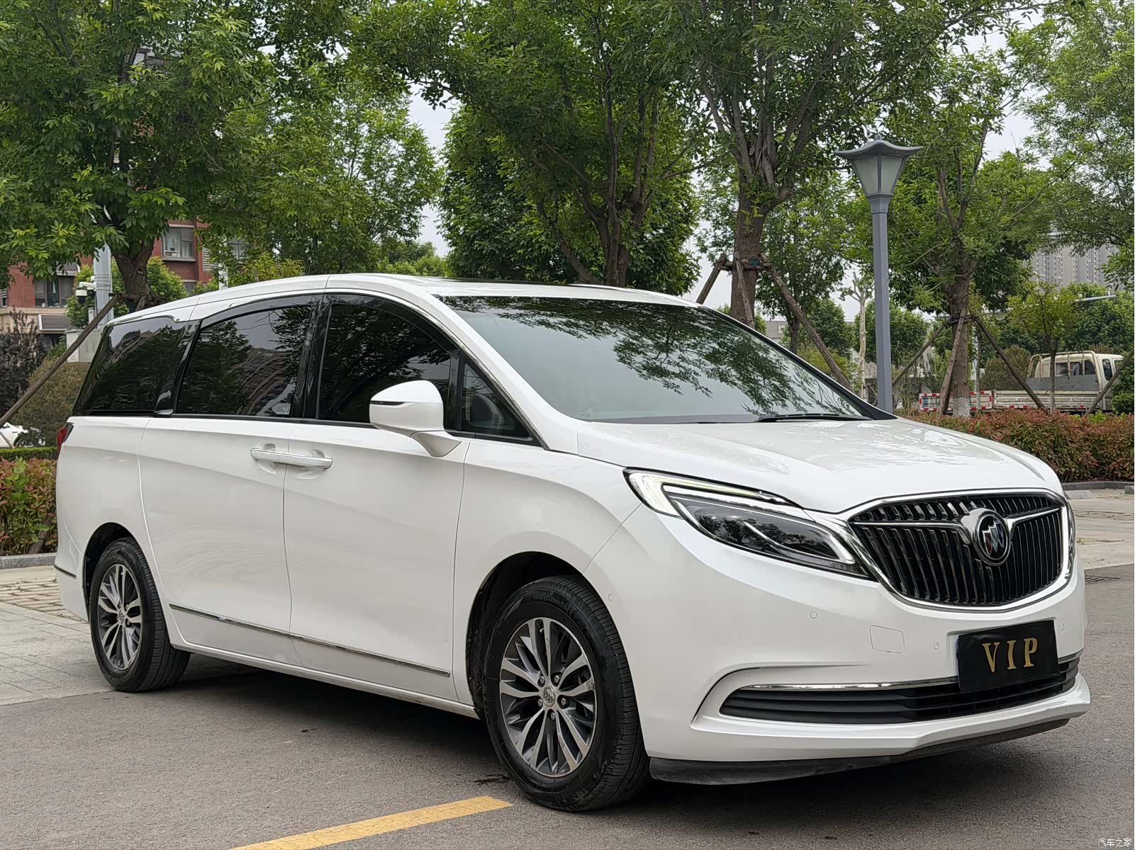 Buick GL8, 2021 3