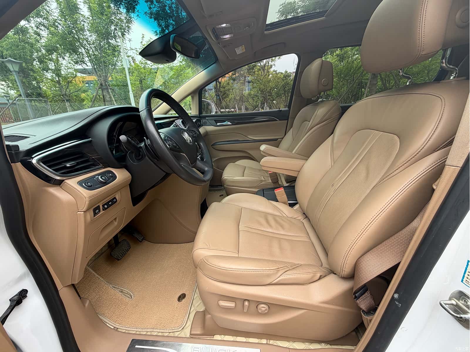 Buick GL8, 2021 4