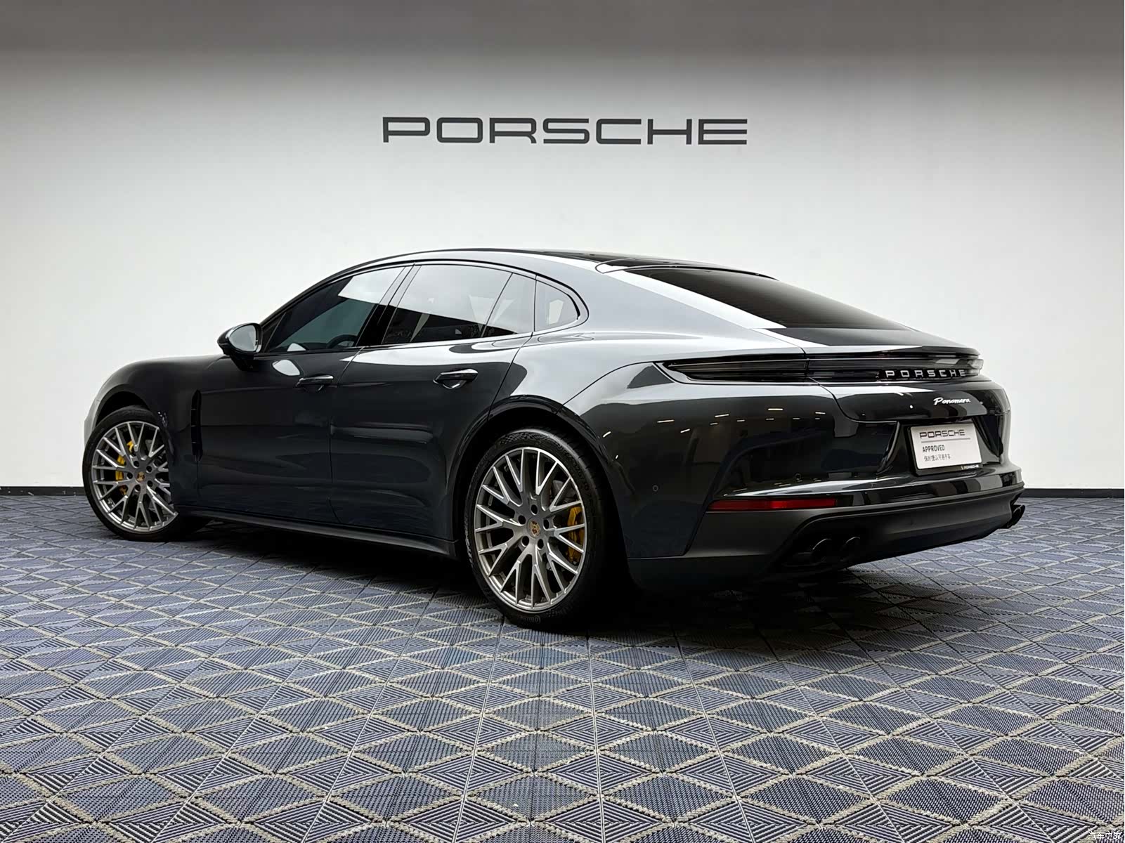 Porsche Panamera, 2025 10