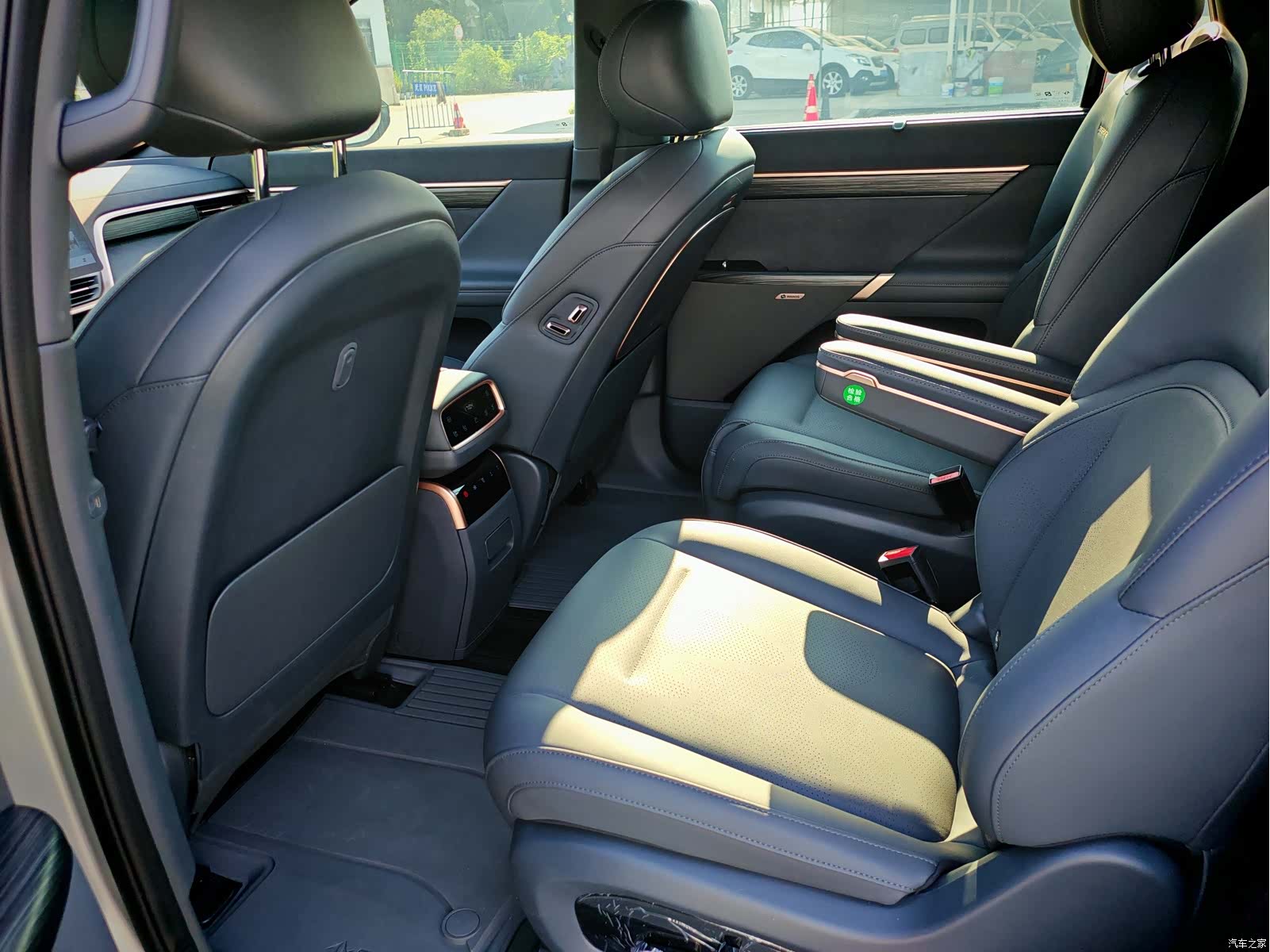 DongFeng eπ008, 2025 все фото