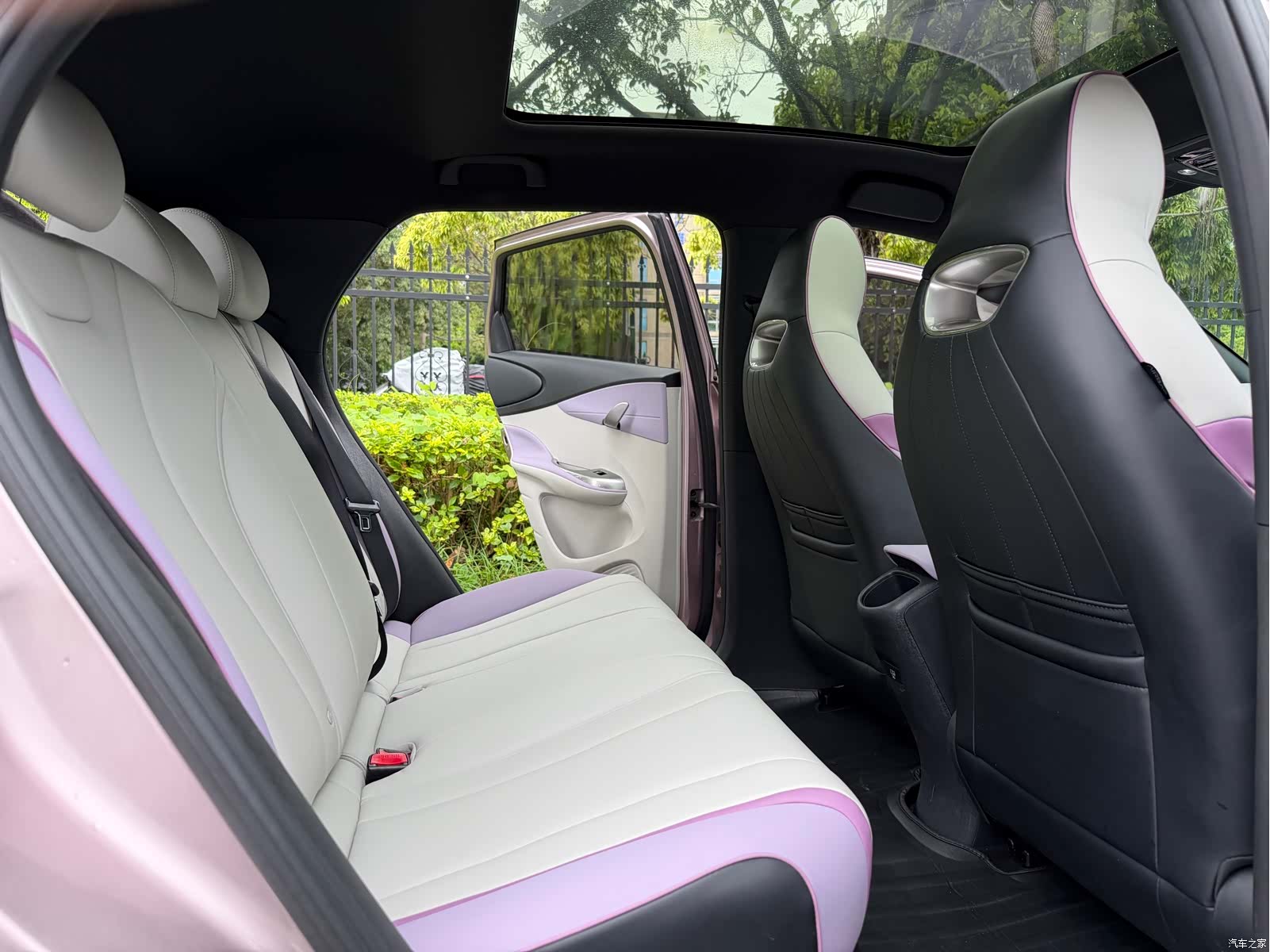 BYD Dolphin, 2022 11