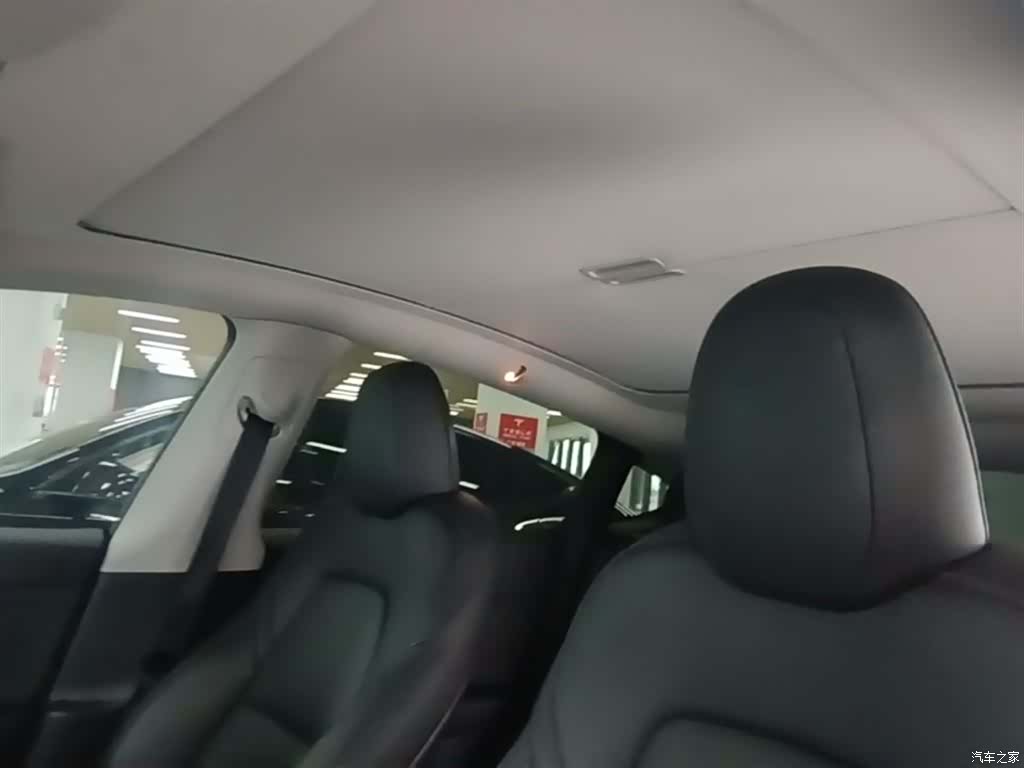 Tesla Model Y, 2023 18