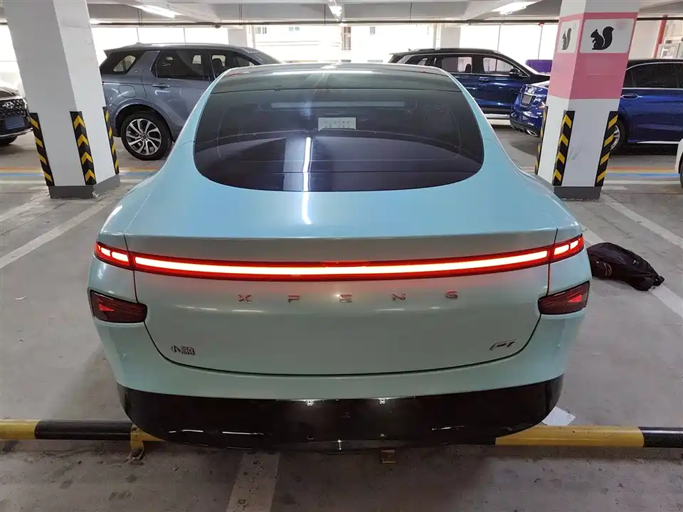 XPENG P7