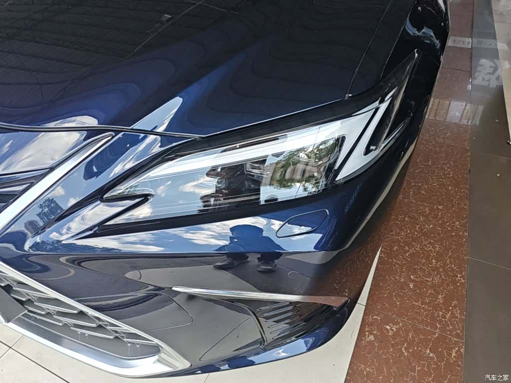 Lexus ES, 2026 24