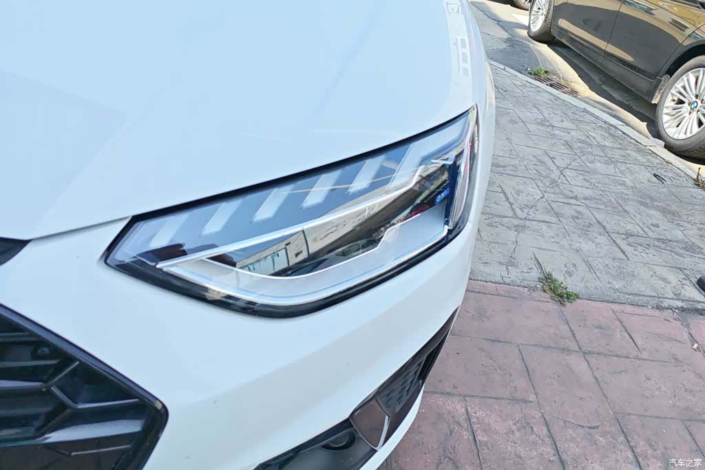Audi A4L, 2023 все фото