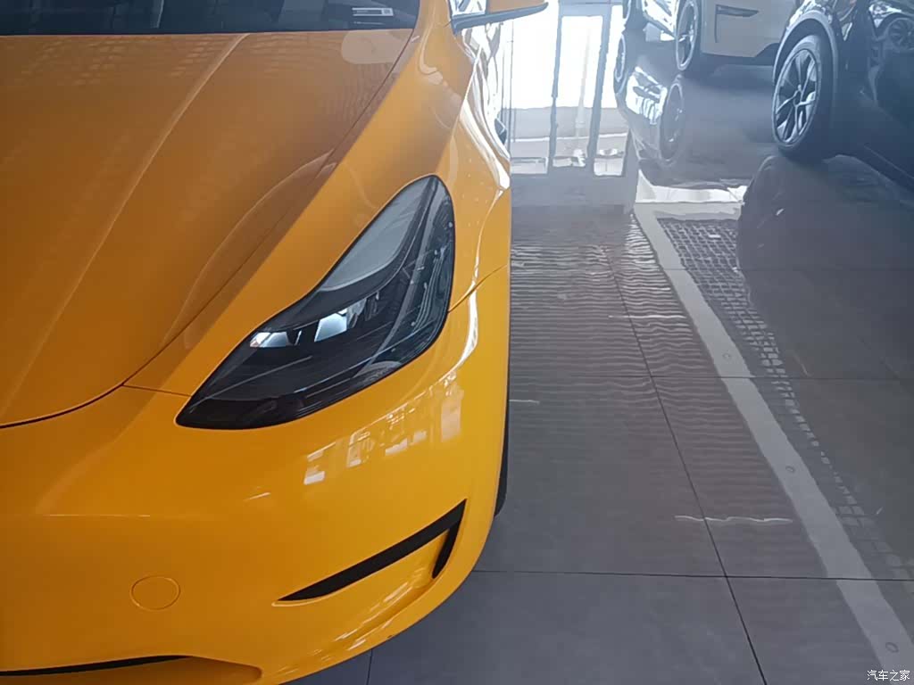 Tesla Model Y, 2025 18