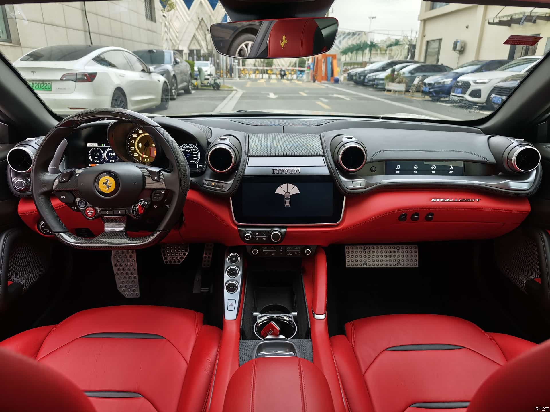 Ferrari GTC4Lus, 2019 16
