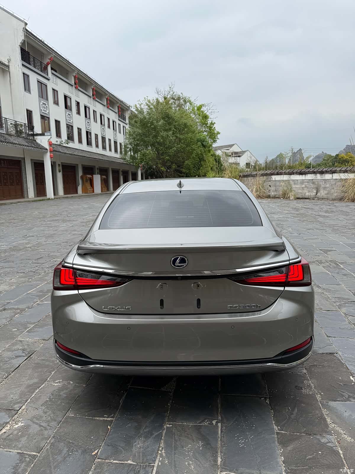 Lexus ES, 2020 10