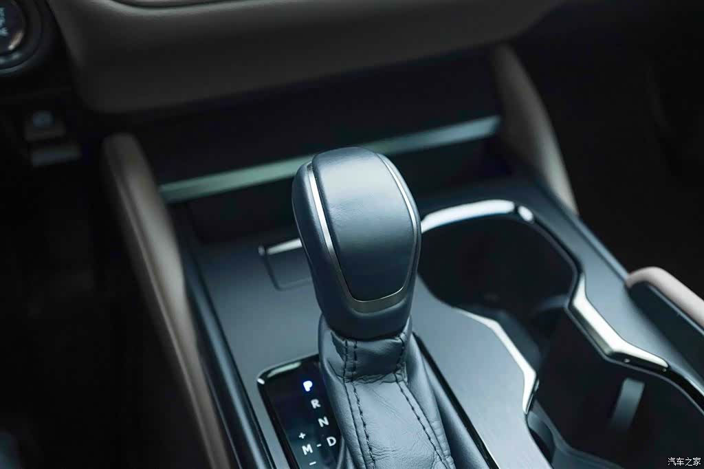 Lexus ES, 2026 9