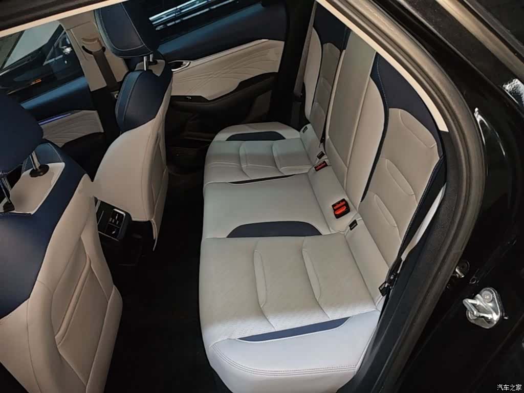 Geely Preface, 2022 17