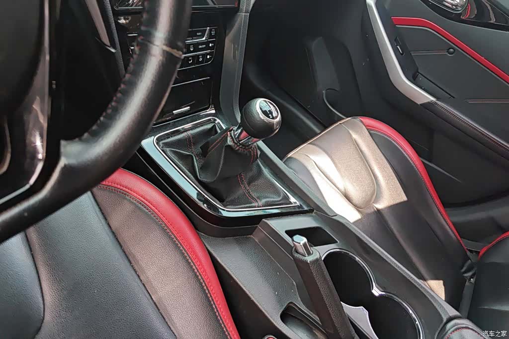 Nissan D60, 2018 13