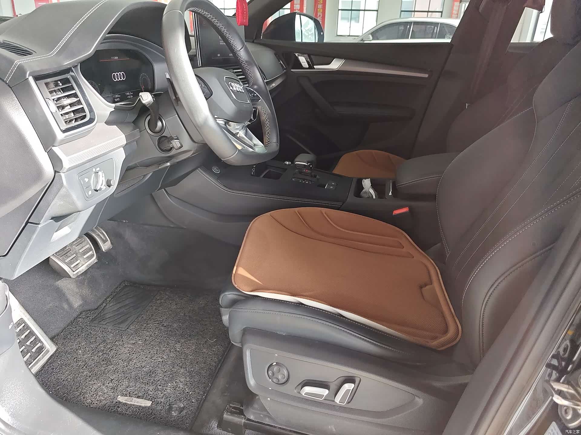 Audi Q5L, 2025 6
