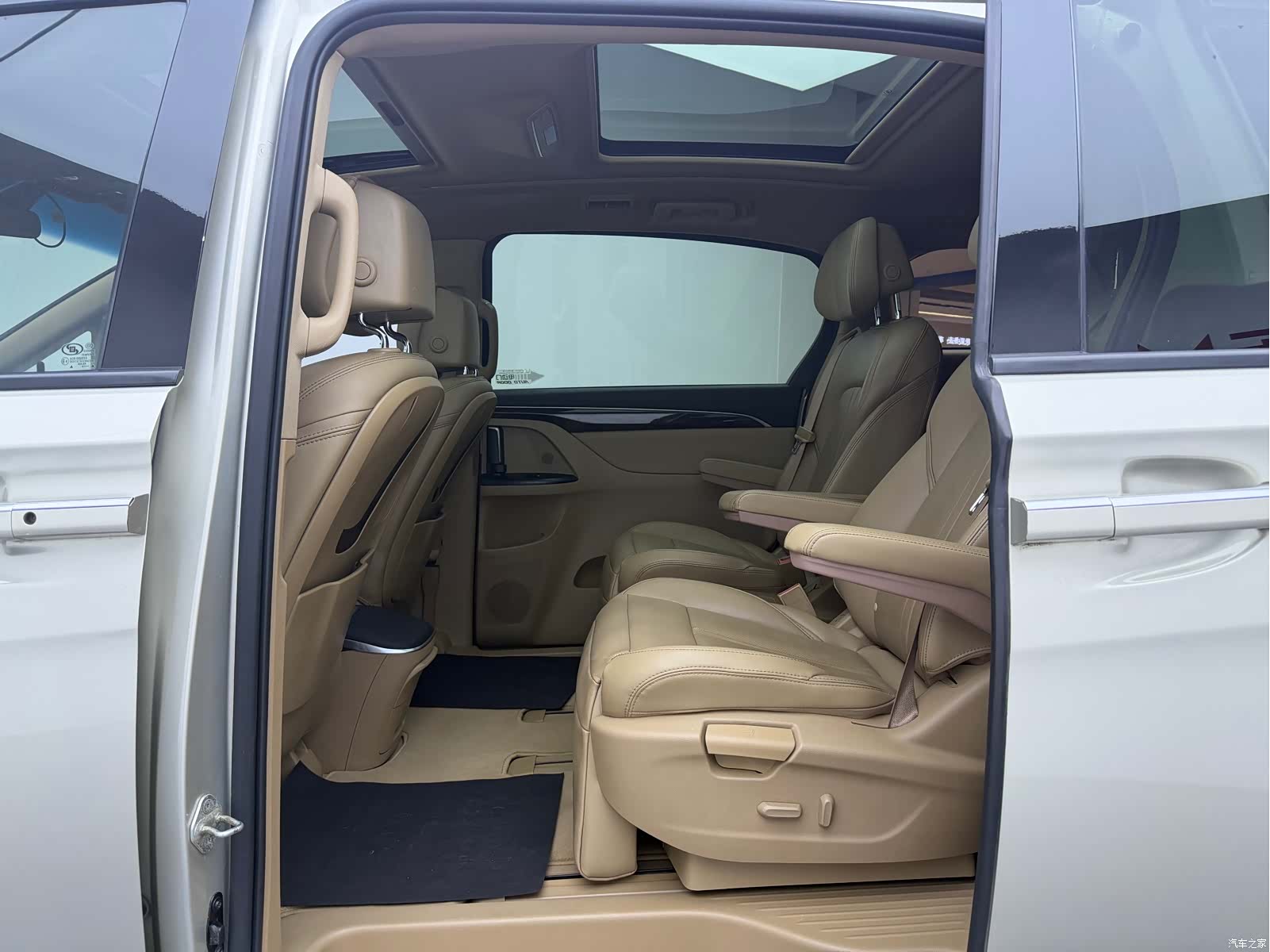 Buick GL8, 2018 6
