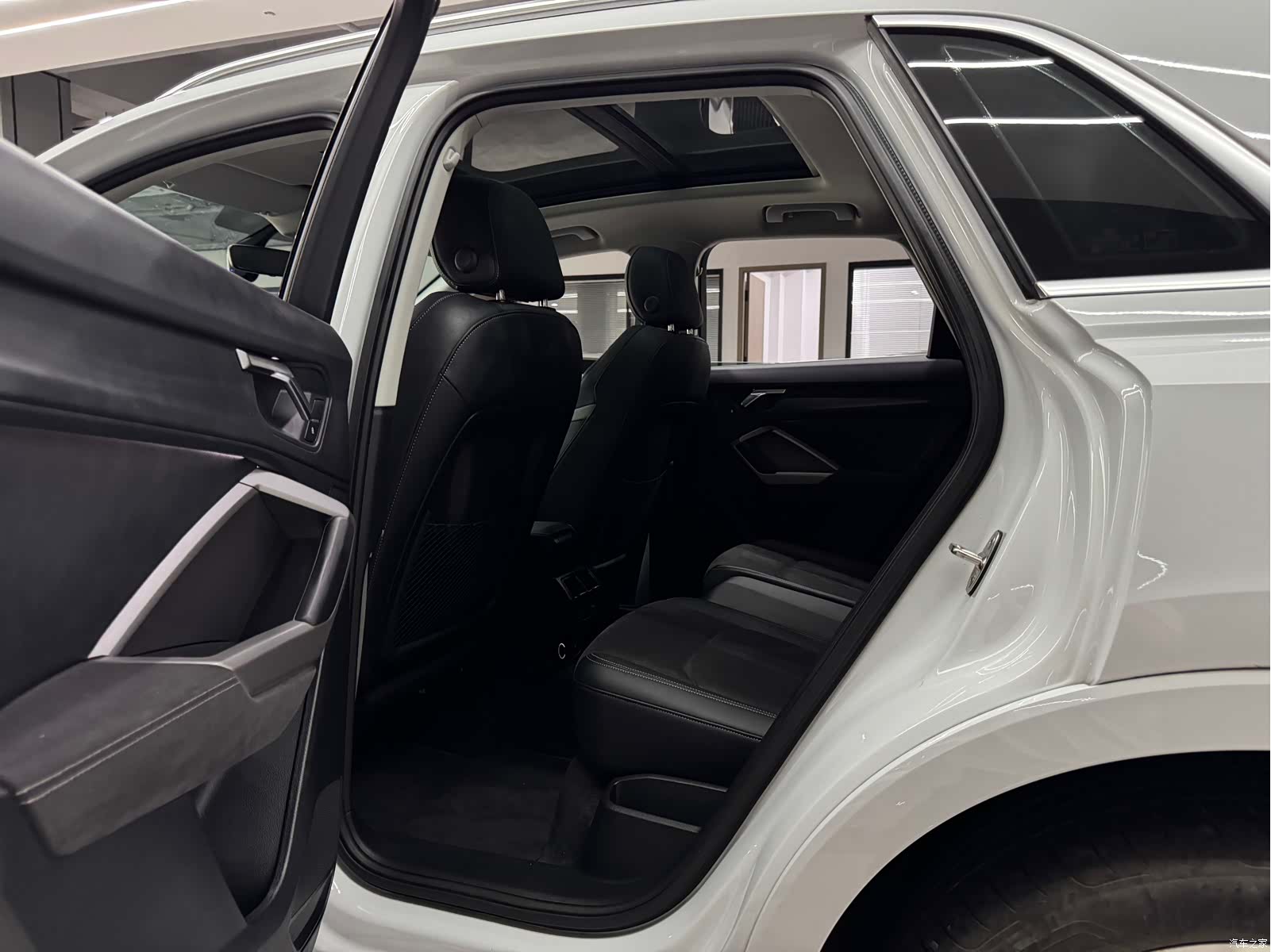 Audi Q3, 2022 14