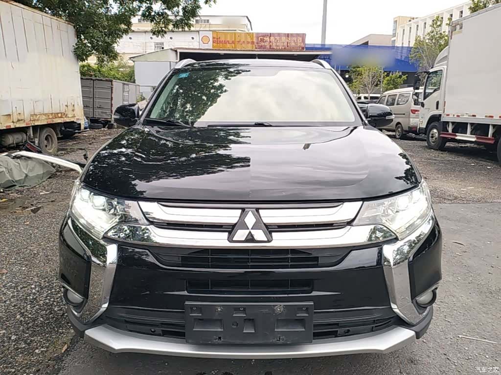 Mitsubishi Outlander, 2018 3