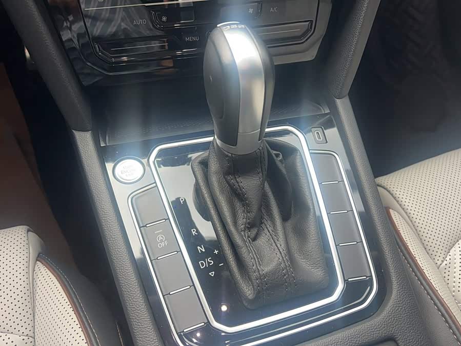 Volkswagen Magotan 2024, фото 9