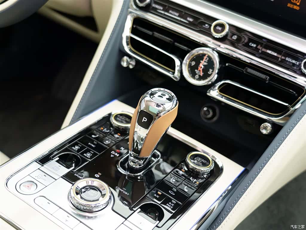Bentley Flying Spur, 2023 19