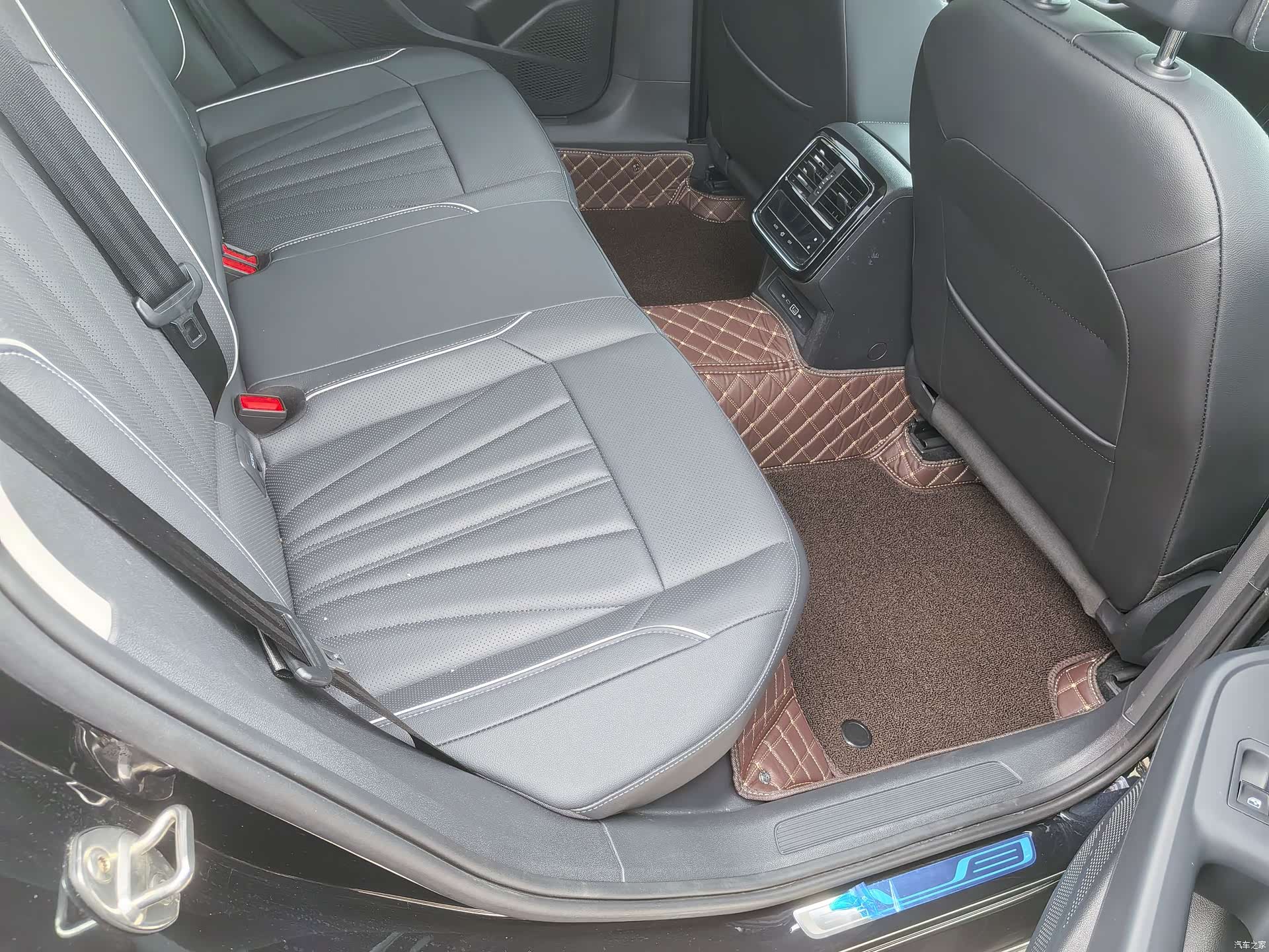 Volkswagen Passat, 2024 8